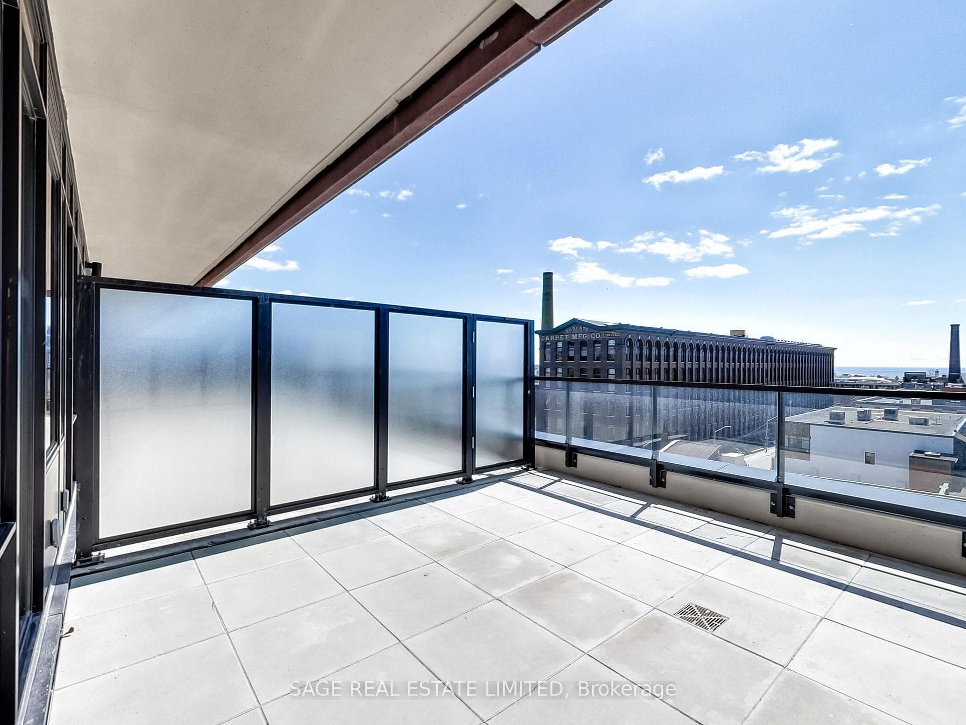 285 Dufferin Street 514, Toronto, ON M6K 1Z7