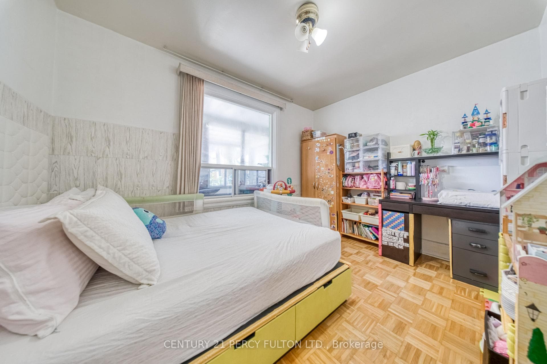 15 Haverson Boulevard, Toronto, ON M6M 3J5