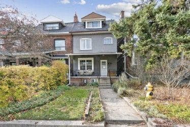 660 Crawford Street 3rd Floor, Toronto, ON M6G 3K2