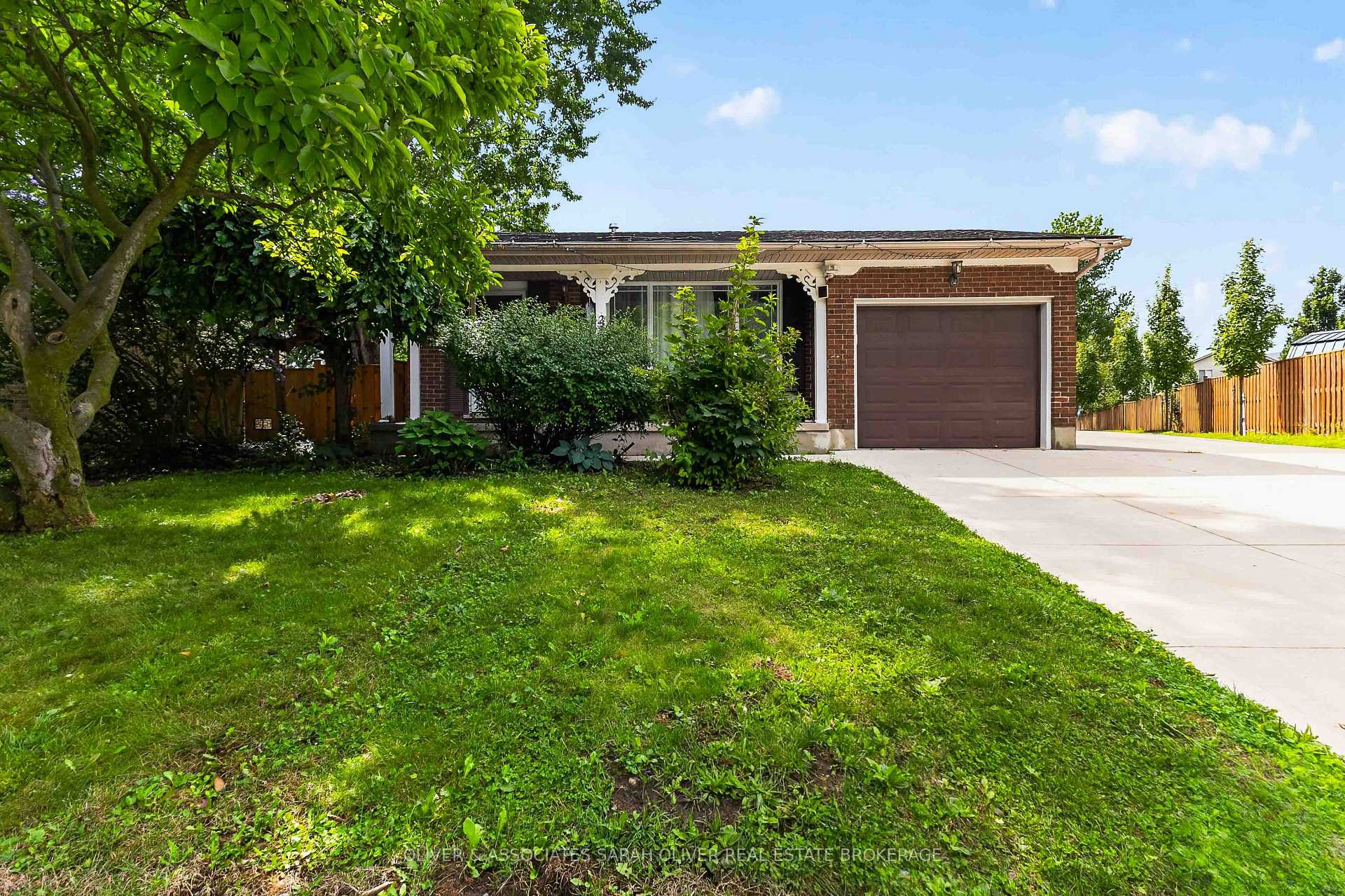 23 Goodman Drive, London South, ON N5Z 4G9