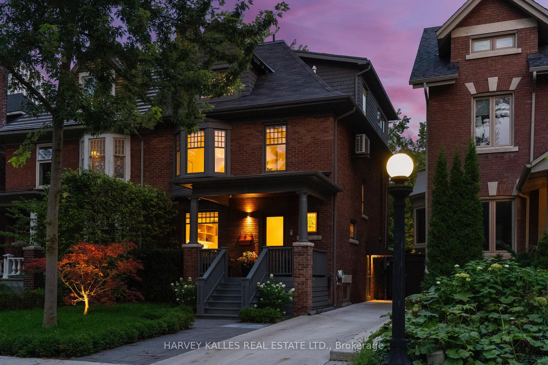 497 Palmerston Boulevard, Toronto, ON M6G 2P2