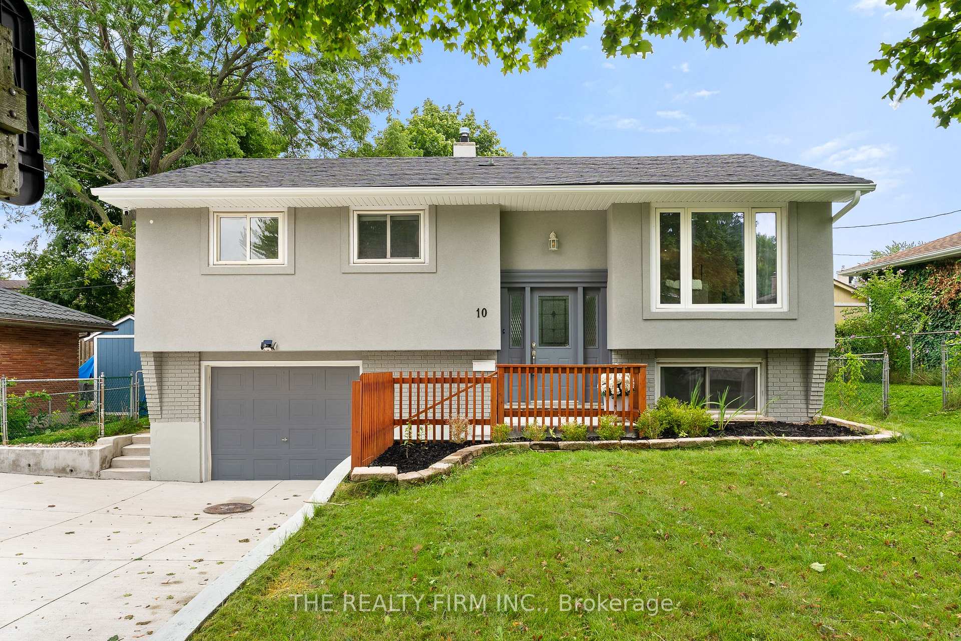 10 Afton Road, London South, ON N5Z 3Z7