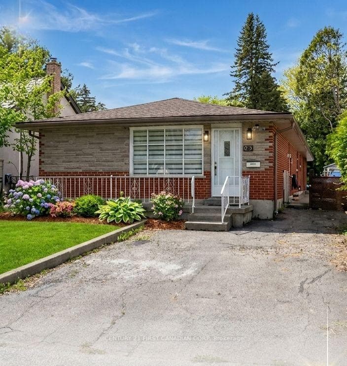 201 Emerson Avenue, London South, ON N5Z 3L5