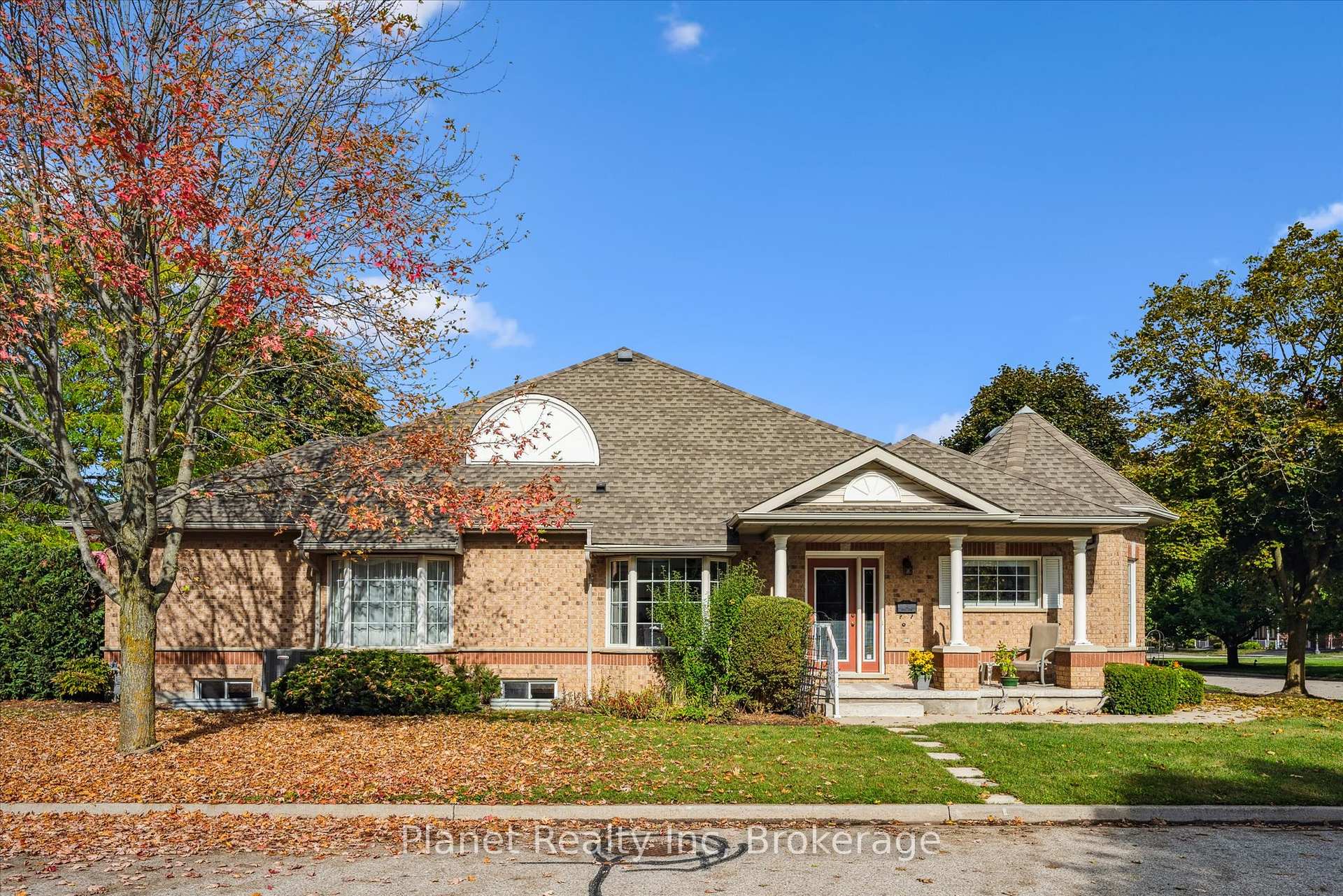 12 Amberwood Lane, Guelph, ON N1G 4X7