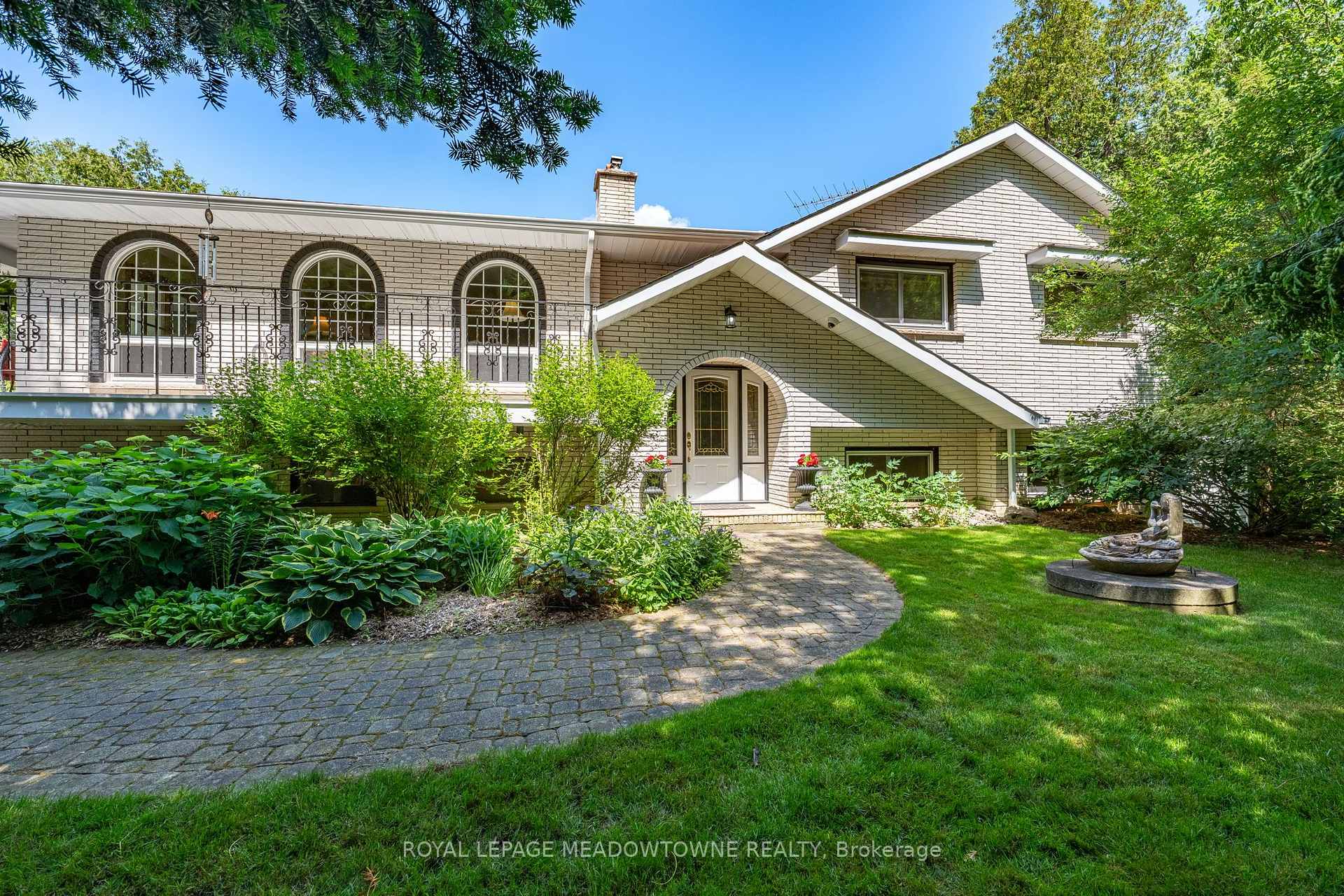 6733 25 Side Road, Halton Hills, ON L7J 2L7