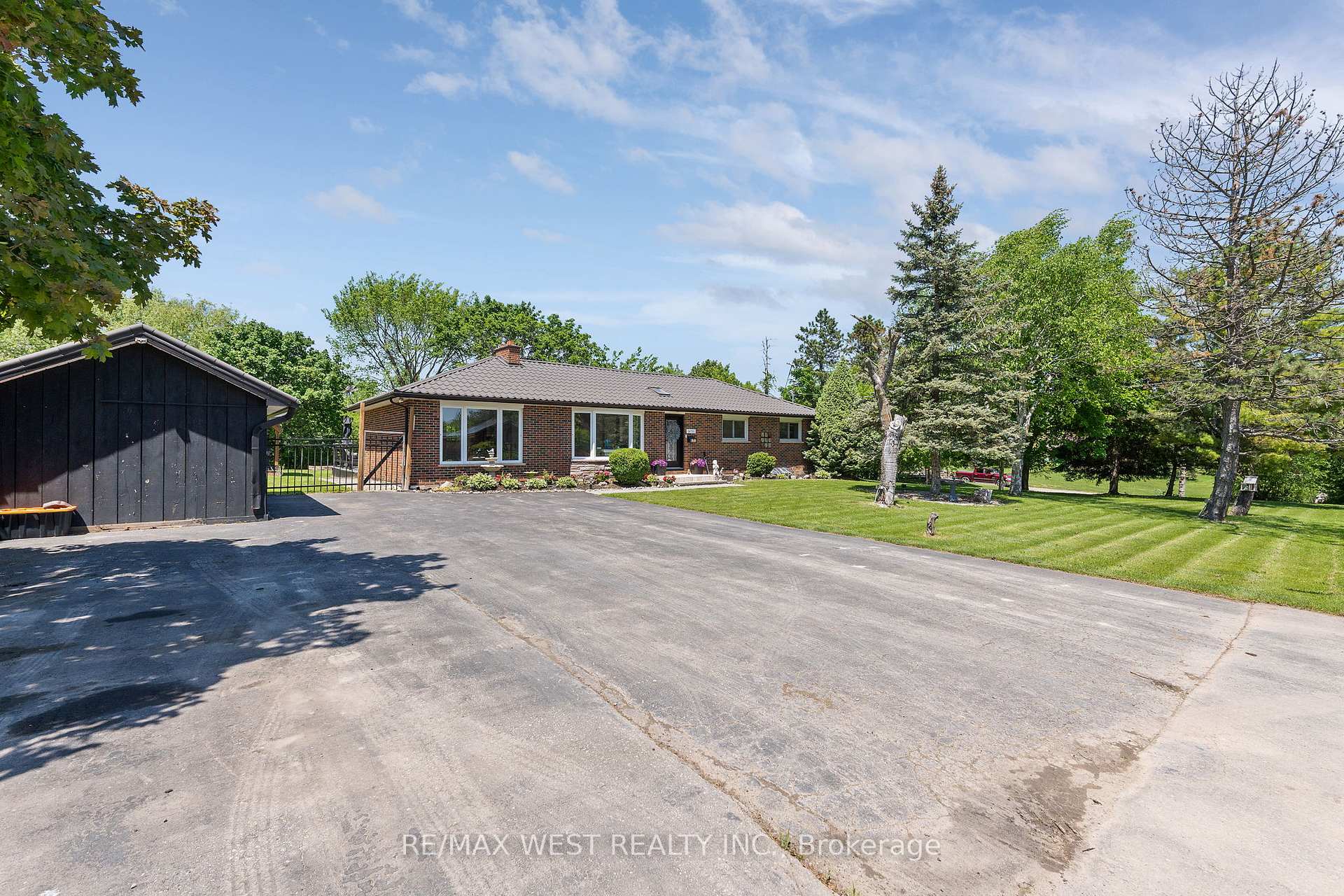 16731 Leslie Hill Road Main, Halton Hills, ON L0P 1N0