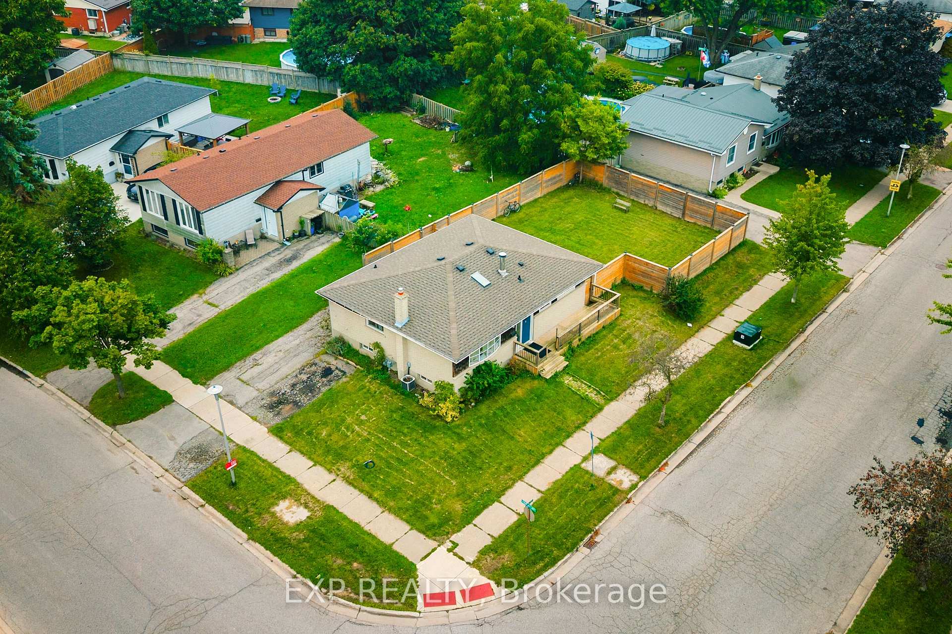 56 Ashbury Avenue, London South, ON N6E 1T1