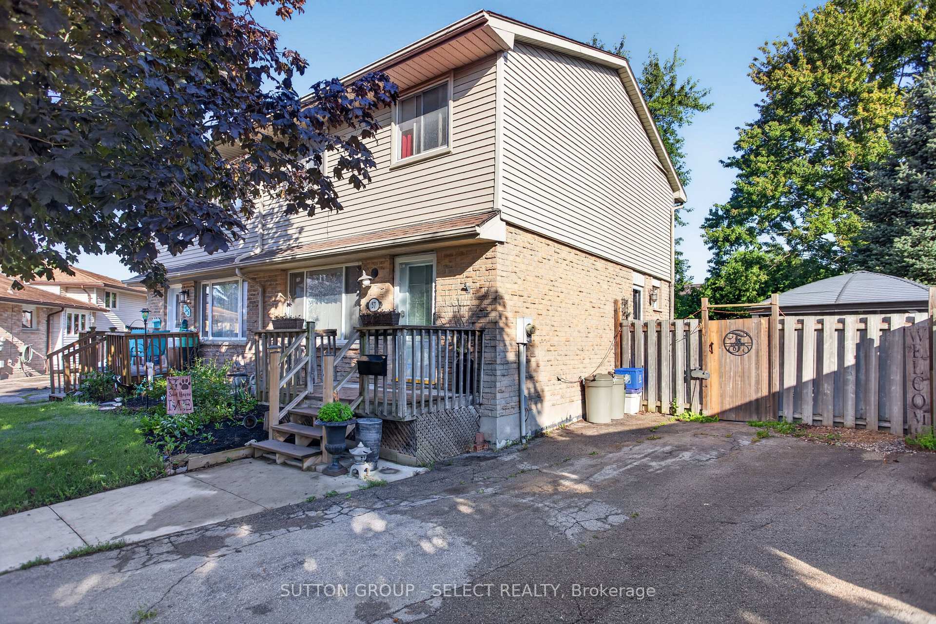 57 Edgemere Place, London South, ON N5Z 4M7