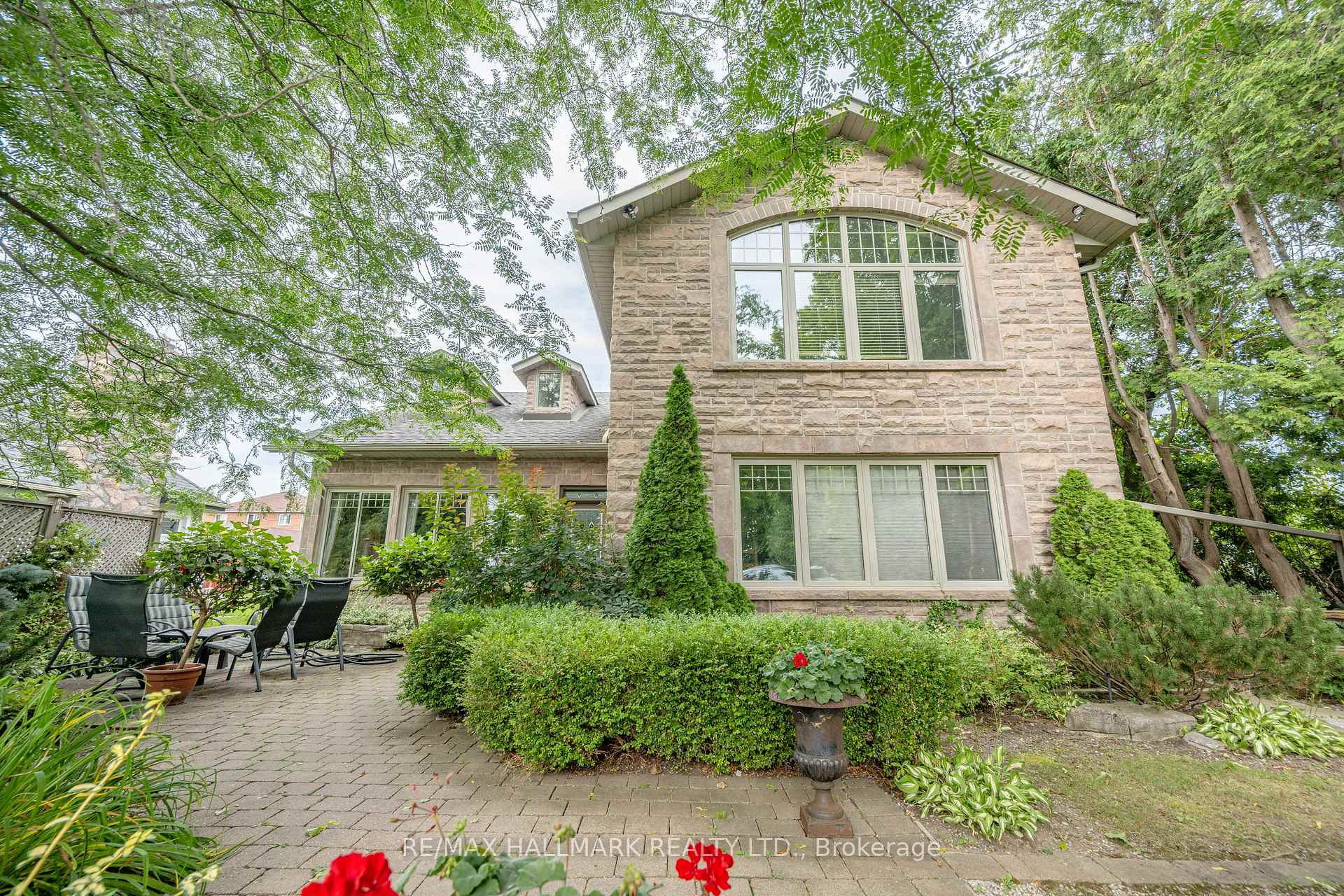 361 Lake Drive N, Georgina, ON L4P 3C8