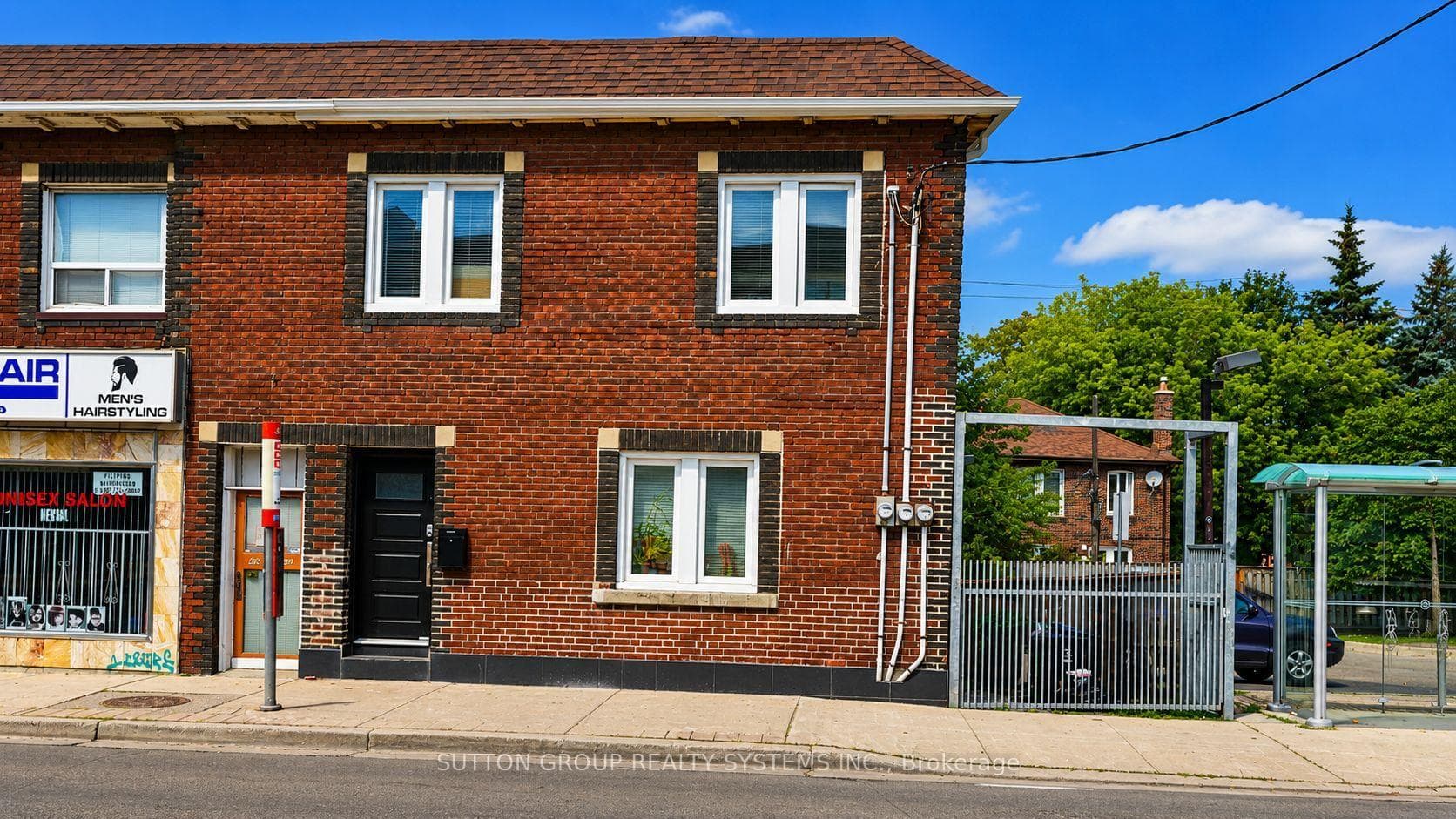 616 Rogers Road 2nd Floor, Toronto, ON M6M 1B8
