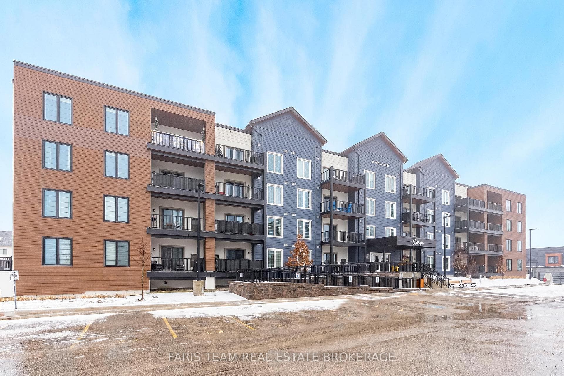 20 Koda Street 211, Barrie, ON L9J 0J7